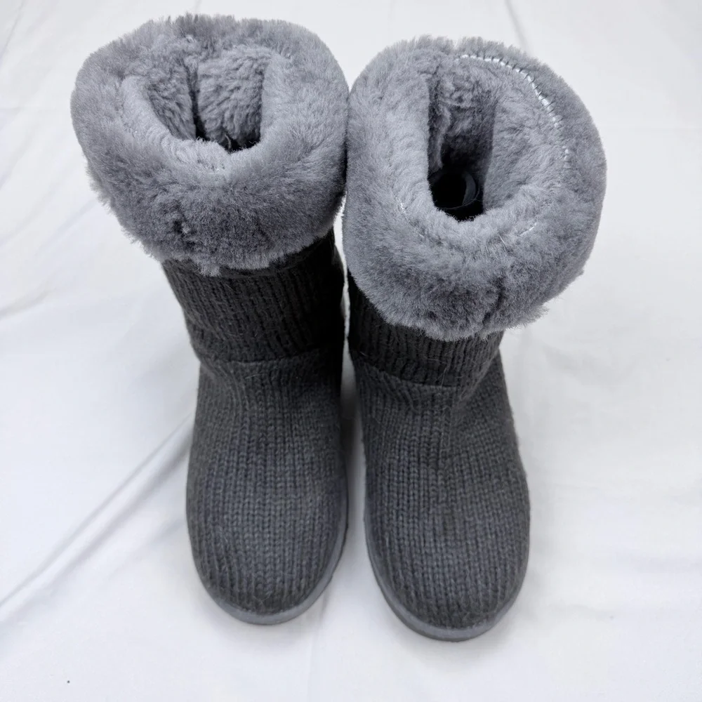 UGG Gray Ribbed Knit Shearling Lined Boots